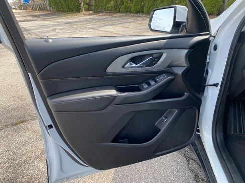 Used 2019 Chevrolet Traverse LT w/ LPO, Black Accent Package image 10