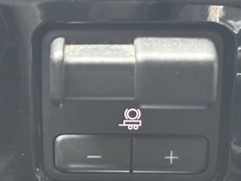 Used 2024 GMC Sierra 1500 SLT image 31