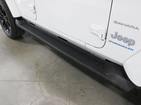 Used 2023 Jeep Wrangler Unlimited Sahara w/ Cold Weather Group AWD/4WD image 14