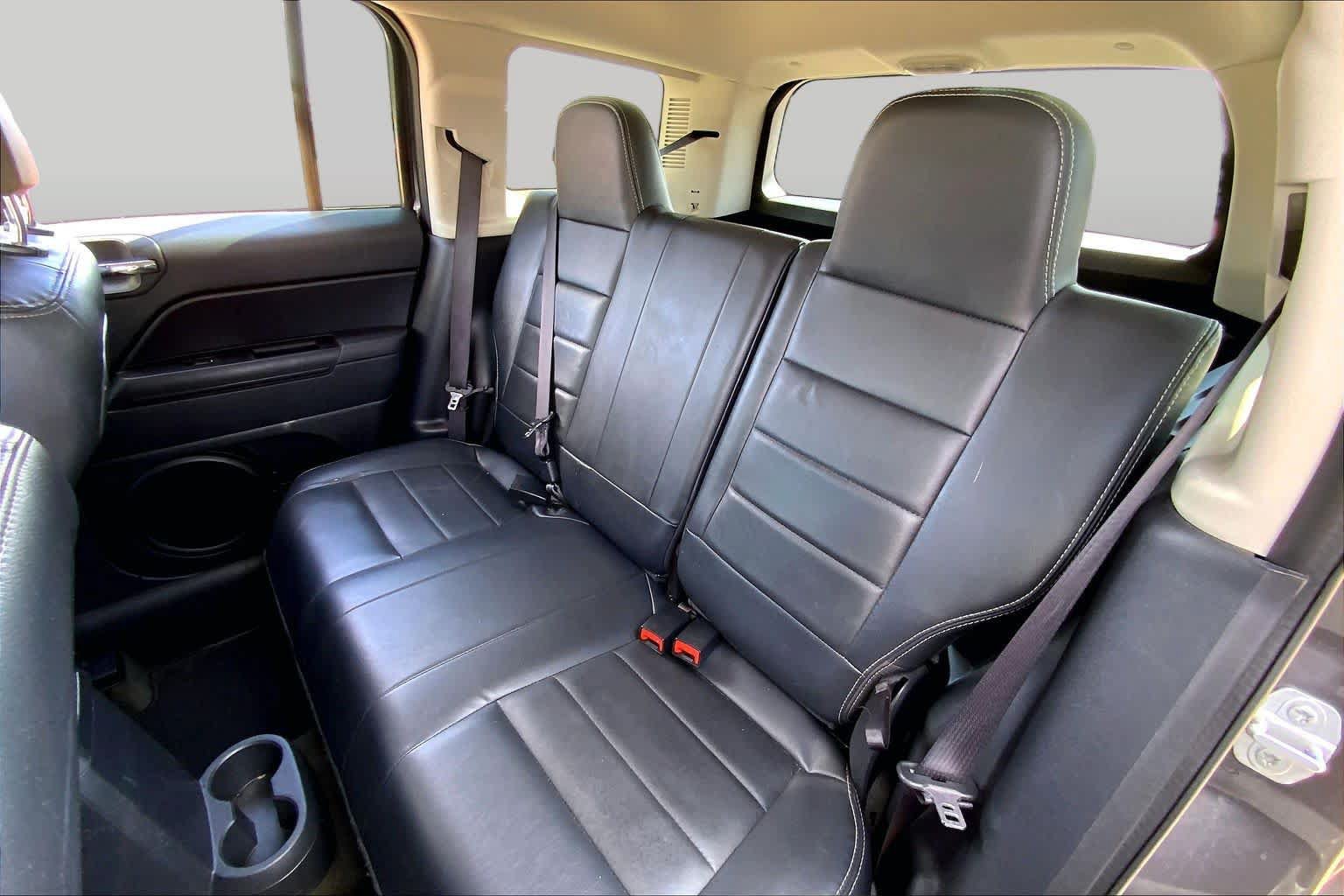 Used 2016 Jeep Patriot High Altitude FWD image 19