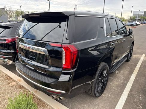 Used 2023 GMC Yukon Denali AWD/4WD image 3