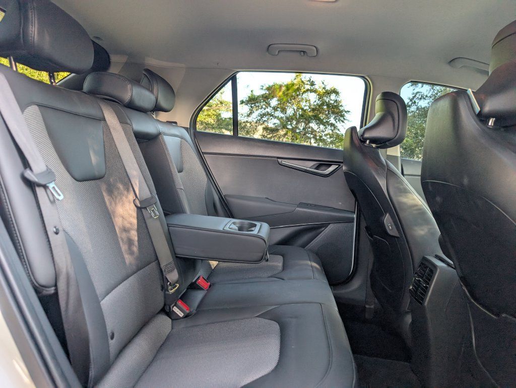 Used 2025 Kia Niro EX FWD image 19