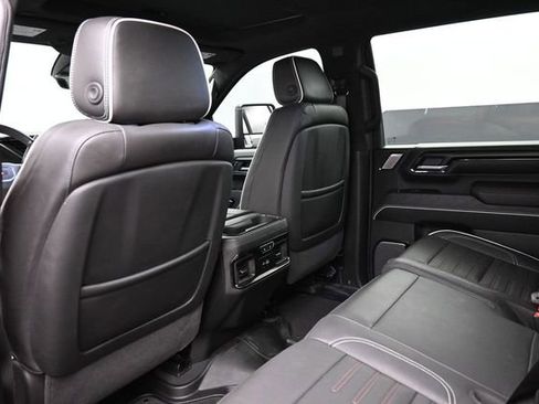 Used 2025 GMC Sierra 2500 AT4X AWD/4WD image 17
