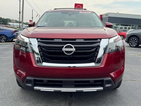 Certified 2025 Nissan Pathfinder Platinum w/ Cargo Package FWD image 8