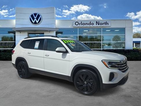 Used 2024 Volkswagen Atlas SE FWD image 1