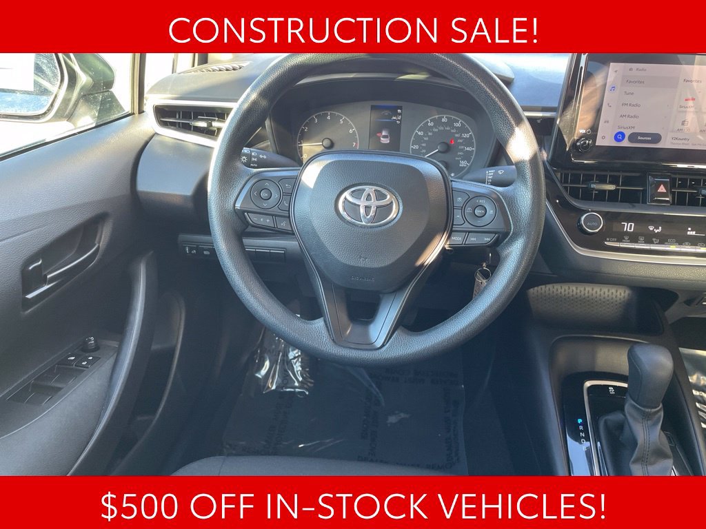 Used 2025 Toyota Corolla LE FWD image 12