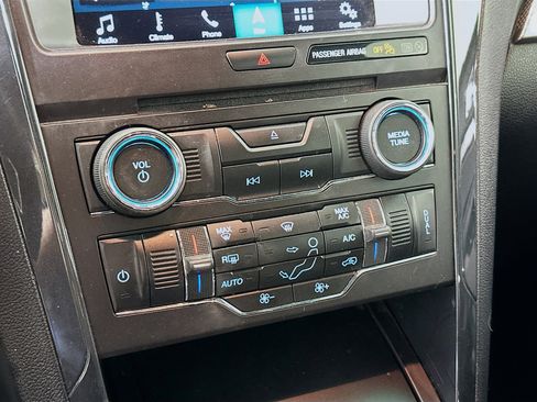 Used 2018 Ford Explorer XLT w/ Equipment Group 201A image 23