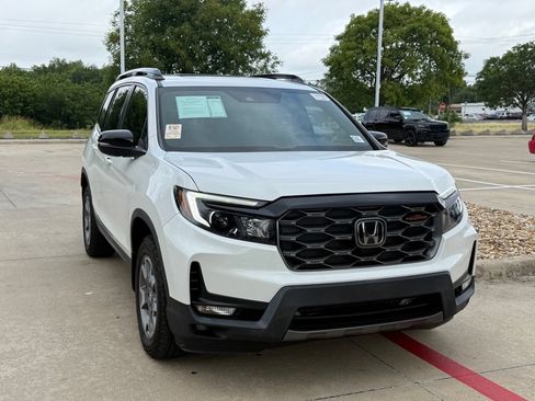 Used 2023 Honda Passport TrailSport image 8