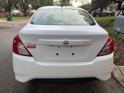 Used 2019 Nissan Versa S FWD image 2