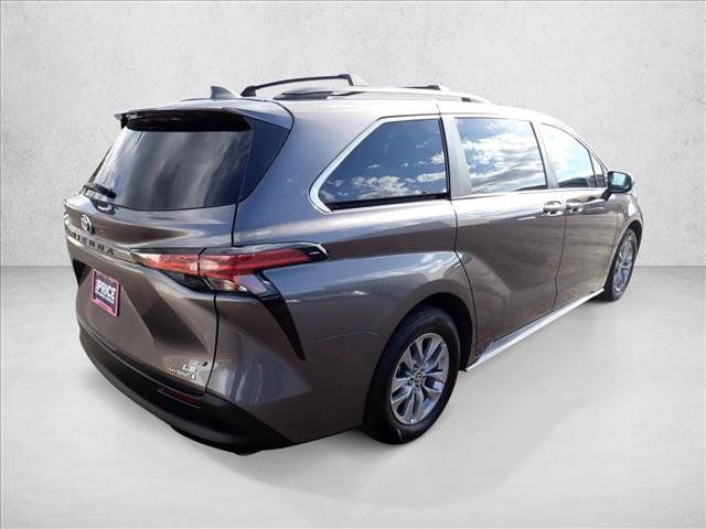 Used 2022 Toyota Sienna LE FWD image 4