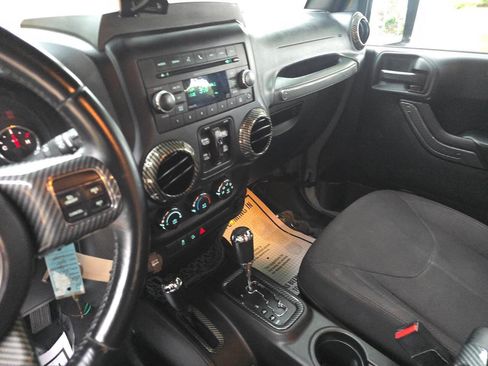 Used 2015 Jeep Wrangler Unlimited Sport w/ Max Tow Package AWD/4WD image 34