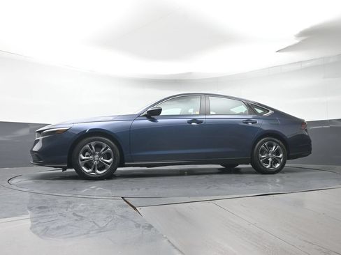 Used 2023 Honda Accord EX image 28