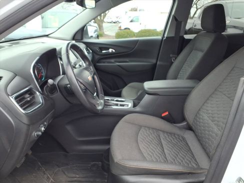 Used 2021 Chevrolet Equinox LT image 25