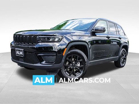 Used 2025 Jeep Grand Cherokee Altitude AWD/4WD image 1