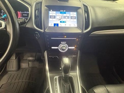 Used 2017 Ford Edge Titanium w/ Technology Package FWD image 23