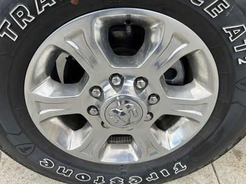 Certified 2025 RAM 2500 Big Horn AWD/4WD image 9