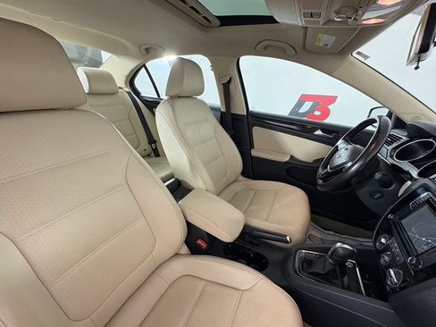 Used 2016 Volkswagen Jetta SEL FWD image 35