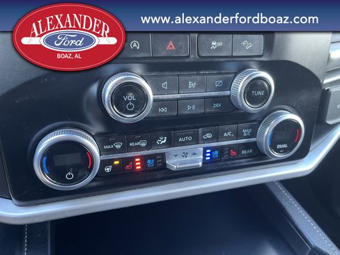 Used 2024 Ford Expedition XLT image 27