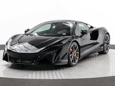 Used 2023 McLaren Artura RWD image 1
