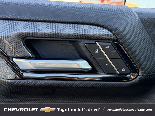 Used 2025 Chevrolet Silverado 1500 ZR2 w/ Technology Package AWD/4WD image 29