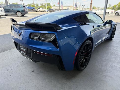 Used 2016 Chevrolet Corvette Z06 Coupe w/ 3LZ w/ 3LZ Preferred Equipment Group RWD image 6
