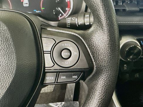 Used 2025 Toyota RAV4 XLE w/ Convenience Package FWD image 17