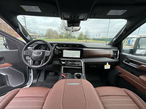 Used 2025 GMC Sierra 2500 Denali Ultimate image 39