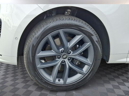 Used 2023 Land Rover Range Rover Sport SE Dynamic AWD/4WD image 2