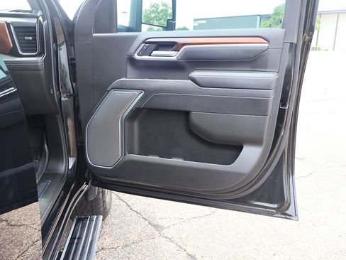 Used 2025 GMC Sierra 3500 Denali w/ Denali Reserve Package AWD/4WD image 26