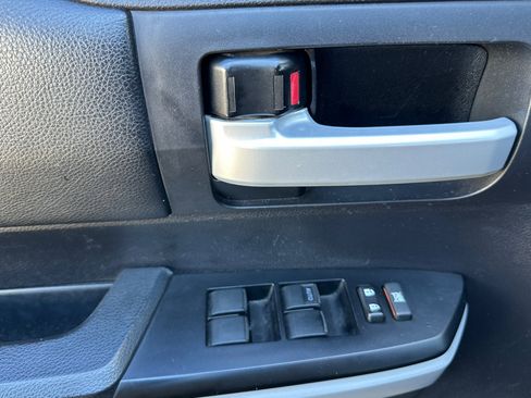 Used 2018 Toyota Tundra SR5 w/ SR5 Upgrade Package RWD image 11