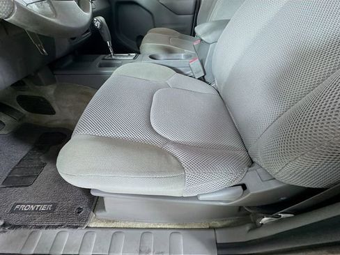 Used 2018 Nissan Frontier SV image 21