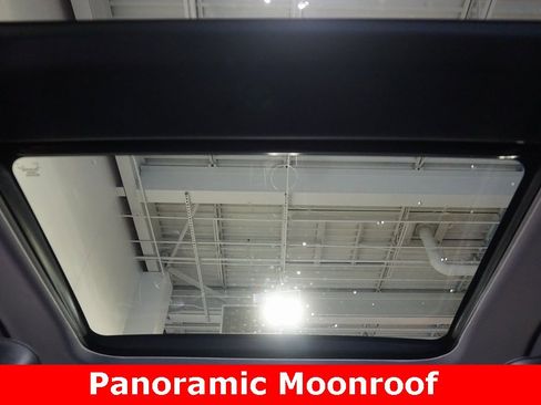 Certified 2018 Toyota Camry XSE image 9