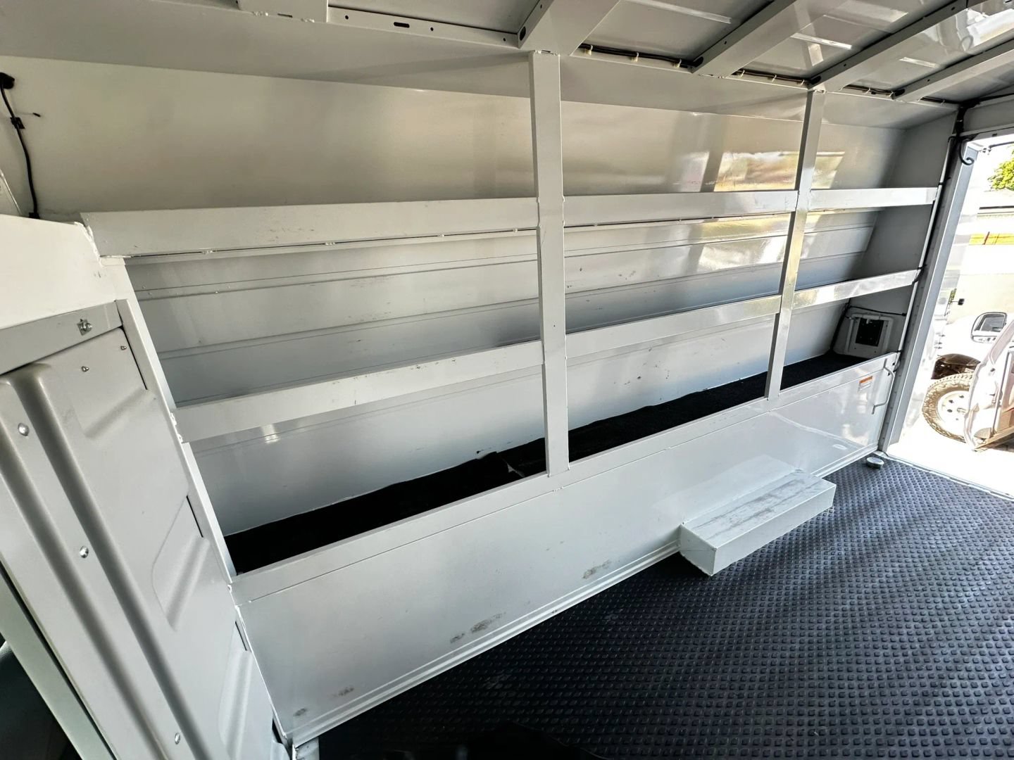 Used 2023 Mercedes-Benz Sprinter 3500 w/ Acoustic Package image 16