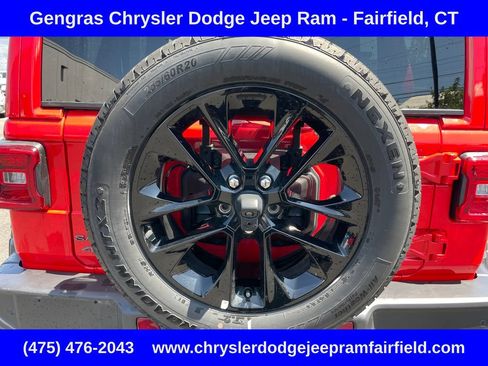 Certified 2025 Jeep Wrangler Unlimited Sahara w/ Safety Group AWD/4WD image 11