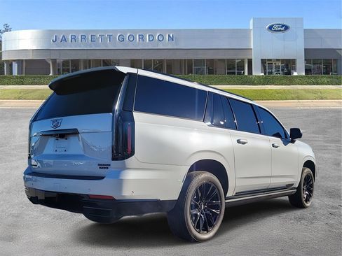 Used 2025 Cadillac Escalade ESV Sport Platinum image 4