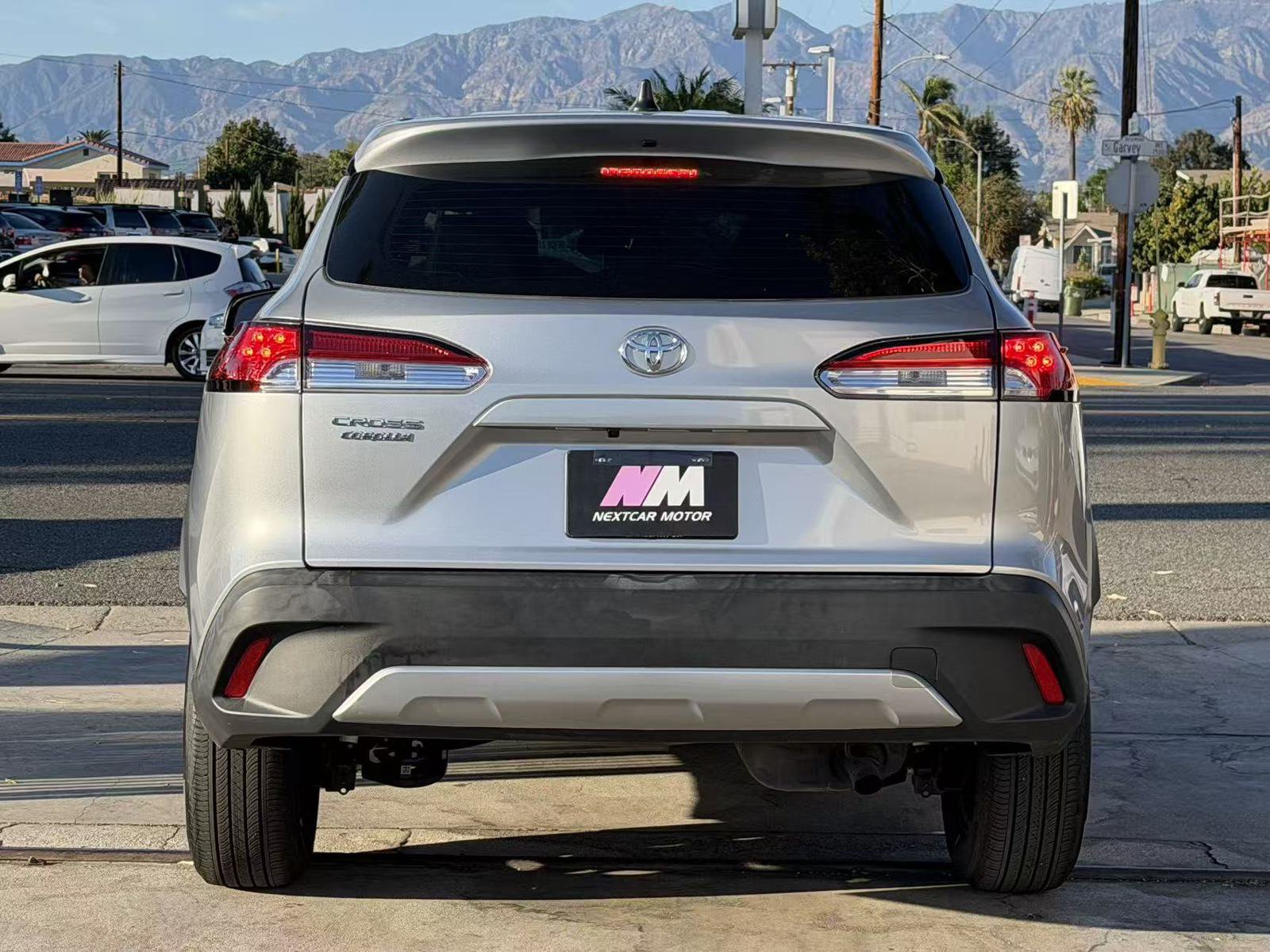 Used 2025 Toyota Corolla Cross L FWD image 6