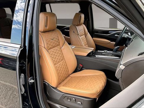 Used 2023 Cadillac Escalade ESV Premium Luxury AWD/4WD image 7