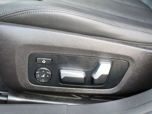 Used 2020 BMW 330i Sedan w/ Convenience Package RWD image 34