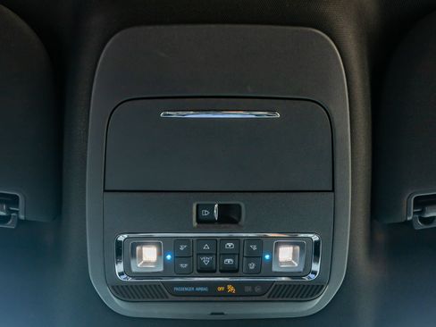 Used 2025 Ford F150 Lariat w/ Equipment Group 502A High AWD/4WD image 30