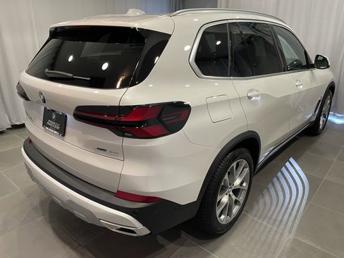 New 2026 BMW X5 xDrive40i w/ Premium Package AWD/4WD image 6