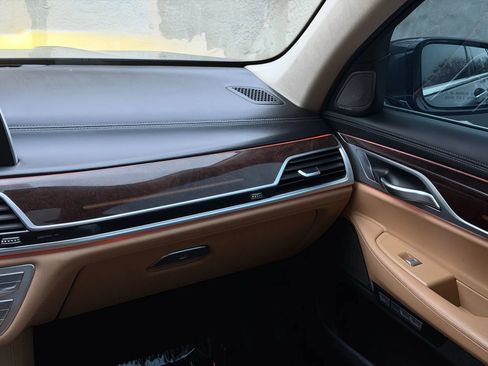 Used 2016 BMW 750i xDrive AWD/4WD image 42