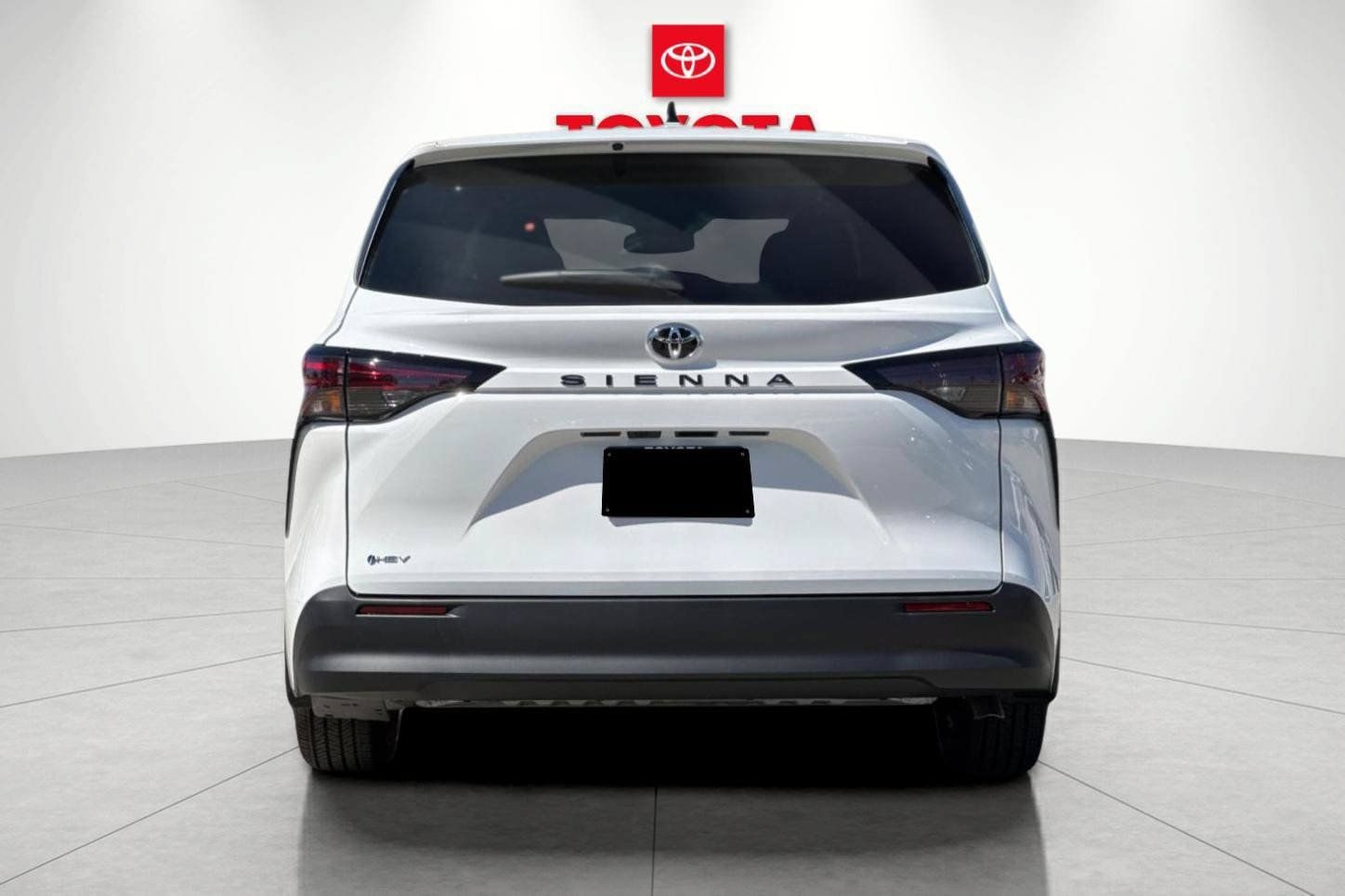 New 2026 Toyota Sienna LE FWD image 4