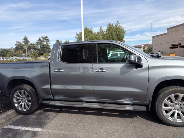 Used 2020 Chevrolet Silverado 1500 High Country w/ Technology Package AWD/4WD image 5