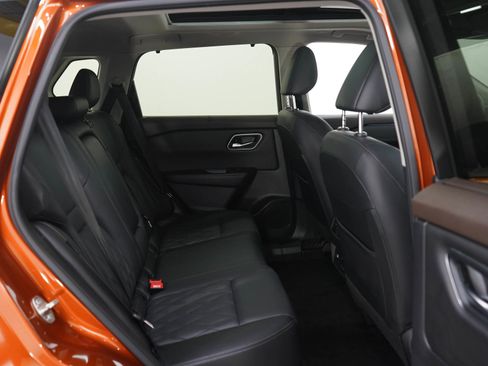 Used 2023 Nissan Rogue Platinum w/ Platinum Premium Package AWD/4WD image 12