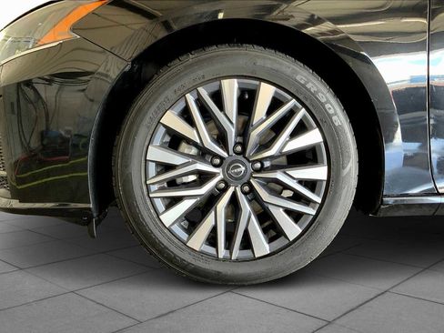 Used 2023 Nissan Altima 2.5 SV image 10