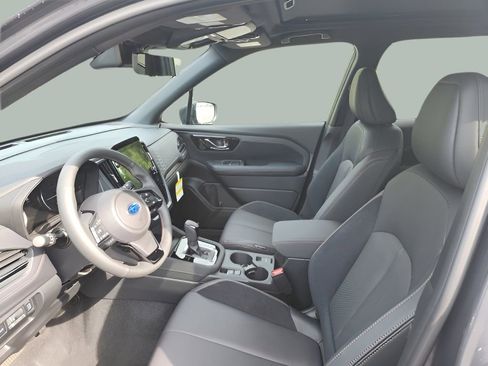 Used 2025 Subaru Forester Touring image 9