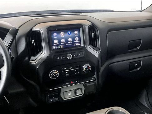 Used 2019 Chevrolet Silverado 1500 Custom w/ Custom Max Trailering Package AWD/4WD image 4