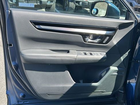 Used 2025 Honda CR-V EX-L image 10