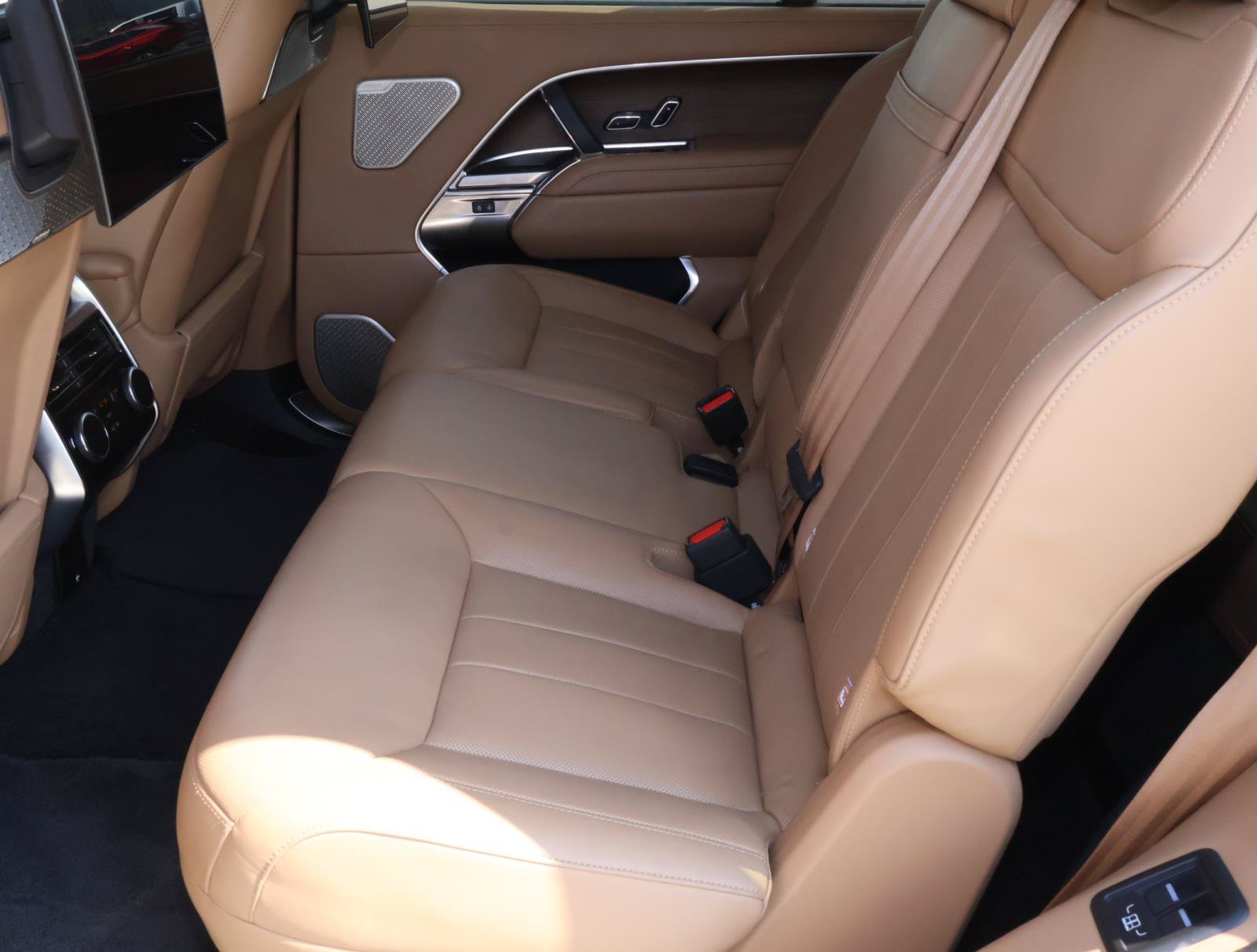 Used 2023 Land Rover Range Rover Long Wheelbase Autobiography AWD/4WD image 24