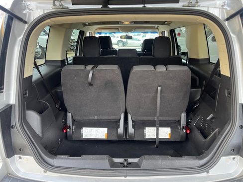 Used 2019 Ford Flex SE image 12